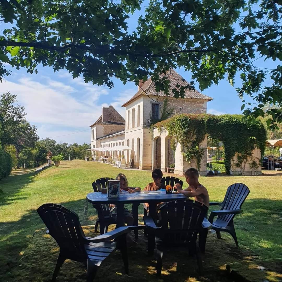 Château Neuf Le Désert Le Pizou Esterno foto