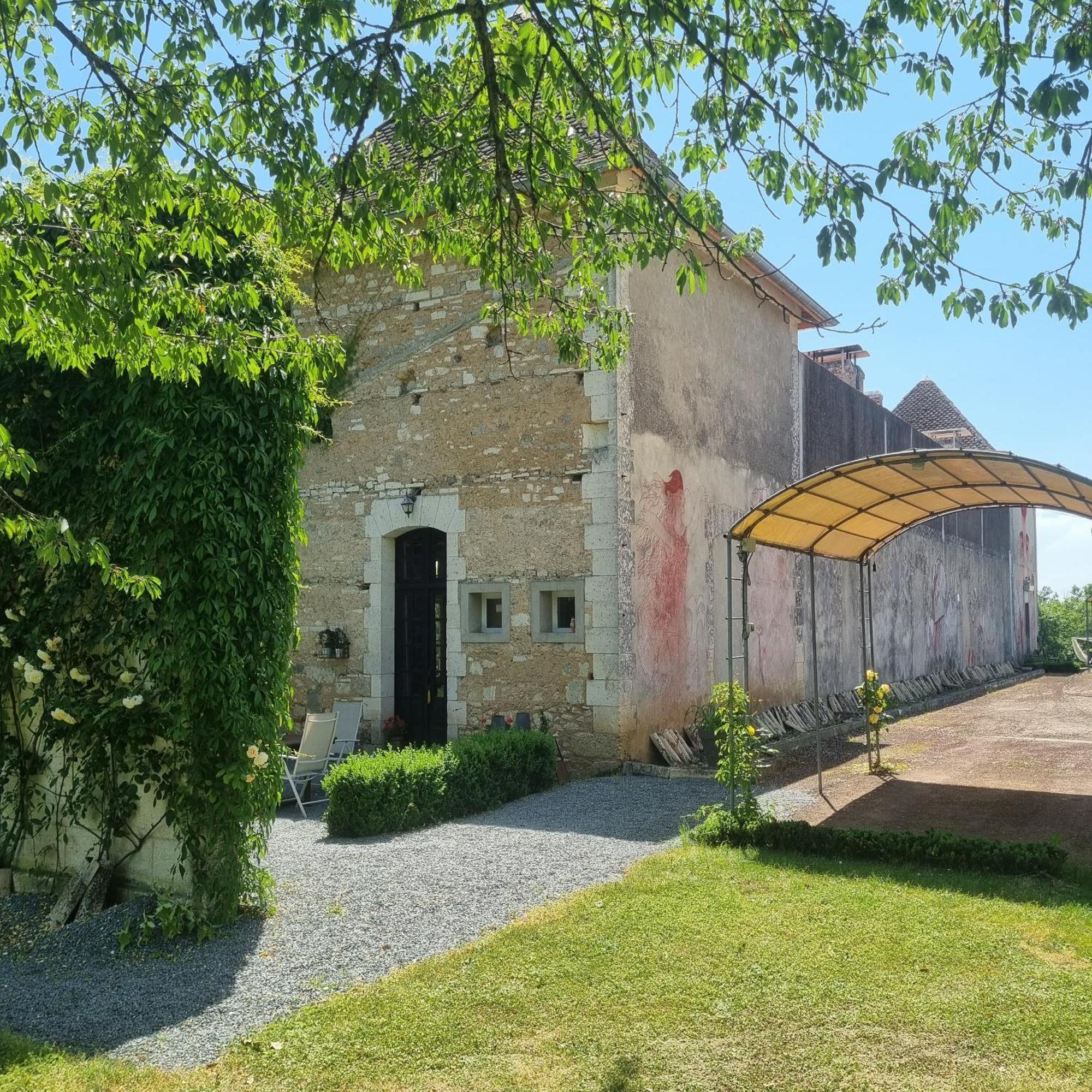 Appartamento Château Neuf Le Désert Le Pizou Esterno foto